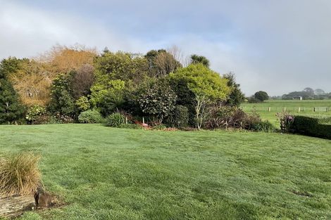 Photo of property in 1343 Devon Road, Brixton, Waitara, 4382