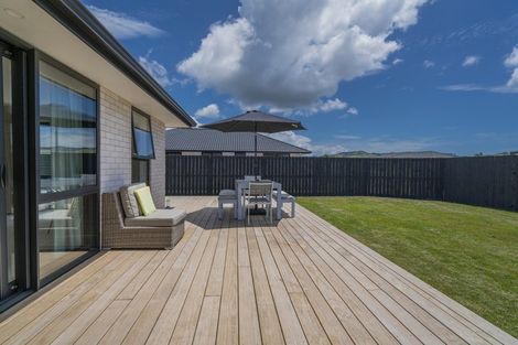 Photo of property in 8 Palm Drive, Whitianga, 3510