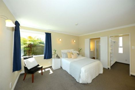 Photo of property in 2 Broadfell Avenue Avonhead Christchurch City