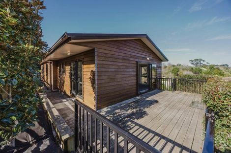 Photo of property in 8 Trosk Place, Waiuku, 2123