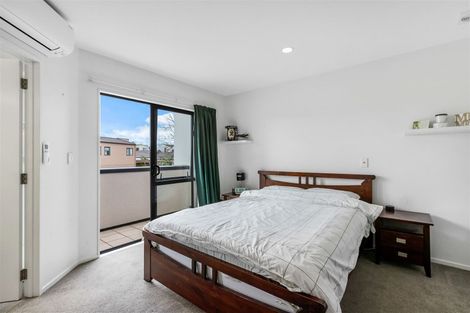 Photo of property in 9 Spalding Rise, Golflands, Auckland, 2013