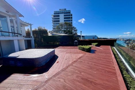 Photo of property in 55 Stanley Point Road, Stanley Point, Auckland, 0624