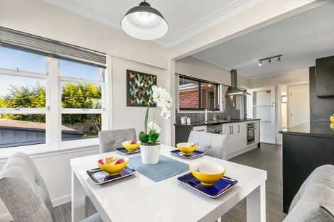 Photo of property in 12 Clayton Road, Manurewa, Auckland, 2102