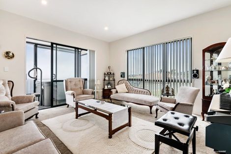 Photo of property in 21 Woodridge Drive, Stanmore Bay, Whangaparaoa, 0932