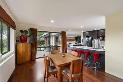 Photo of property in 35 Springdale Grove, Fitzherbert, Palmerston North, 4410