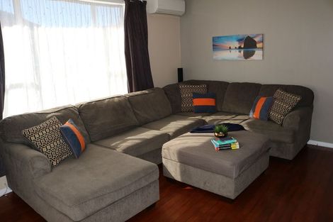 Photo of property in 24 Palmer Crescent, Silverstream, Upper Hutt, 5019