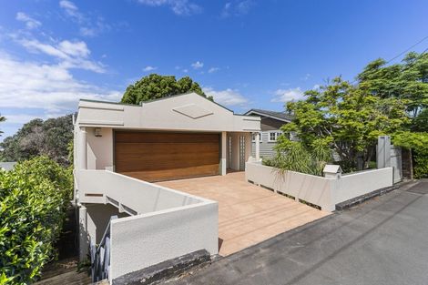 Photo of property in 91 Hinemoa Street, Birkenhead, Auckland, 0626