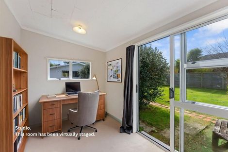 Photo of property in 674 Waikawa Beach Road, Waikawa Beach, Levin, 5573