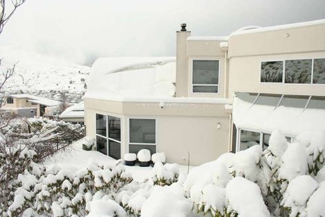 Photo of property in 2 Peregrine Place, Queenstown, 9300