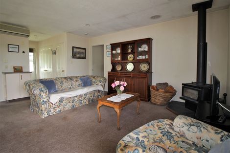 Photo of property in 2 Fir Close, Alexandra, 9320