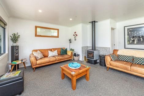 Photo of property in 394 Kaiwhaiki Road, Kaiwhaiki, Whanganui, 4575