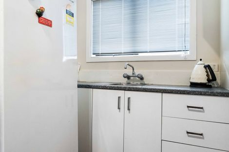 Photo of property in 2 Muir Avenue, Mangere Bridge, Auckland, 2022