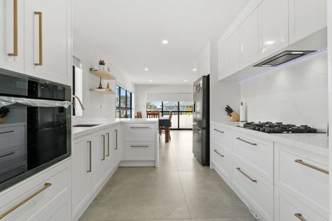 Photo of property in 15 Tomlinson Street, Hillpark, Auckland, 2102