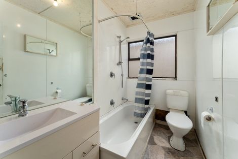 Photo of property in 2 Rupini Street, Otaki Beach, Otaki, 5512