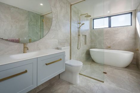 Photo of property in 16 Runholder Rise, Jacks Point, 9371