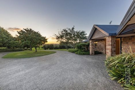 Photo of property in 1226 State Highway 16, Waimauku, 0883