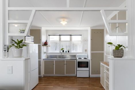 Photo of property in 16 Mason Avenue, Maraenui, Napier, 4110