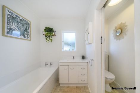 Photo of property in 9 Tingey Place, Awapuni, Palmerston North, 4412