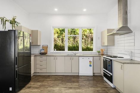 Photo of property in 29 Garden Road, Northland, Wellington, 6012