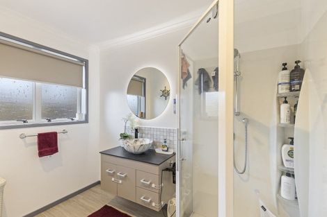 Photo of property in 27 Glamis Avenue, Bell Block, New Plymouth, 4312