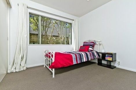 Photo of property in 15 Bush Lane, Northcote Point, Auckland, 0627