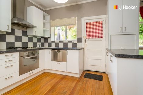 Photo of property in 56 Glen Road, Mornington, Dunedin, 9011