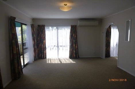 Photo of property in 2 Fitzherbert Avenue, West Harbour, Auckland, 0618
