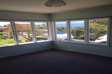 Photo of property in 82 Ocean View Road, Northcote, Auckland, 0627