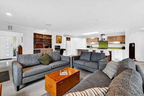 Photo of property in 2a Margaret Alice Close, Whalers Gate, New Plymouth, 4310