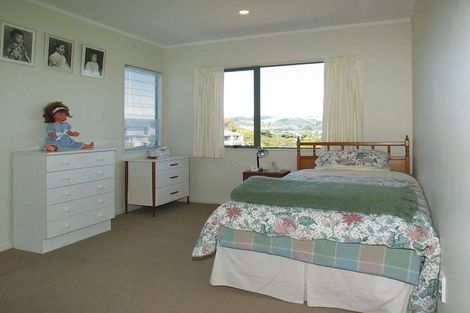 Photo of property in 5 Padstow Place, Camborne, Porirua, 5026