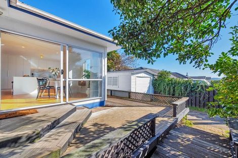 Photo of property in 55 Sturges Road, Henderson, Auckland, 0612