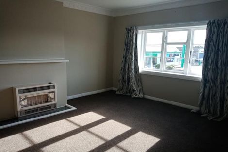 Photo of property in 73 Whites Line East, Waiwhetu, Lower Hutt, 5010