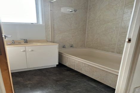 Photo of property in 5 Crosby Road, West Harbour, Auckland, 0618