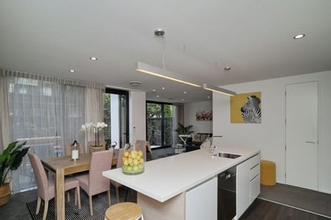 Photo of property in 4/275 Kilmore Street, Christchurch Central, Christchurch, 8011