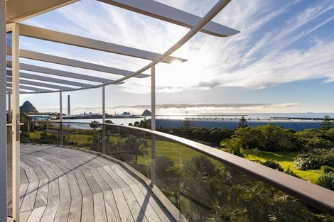 Photo of property in 50 Whiteley Street, Moturoa, New Plymouth, 4310