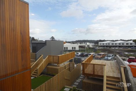 Photo of property in 5 Hudson Bay Road, Hobsonville, Auckland, 0616