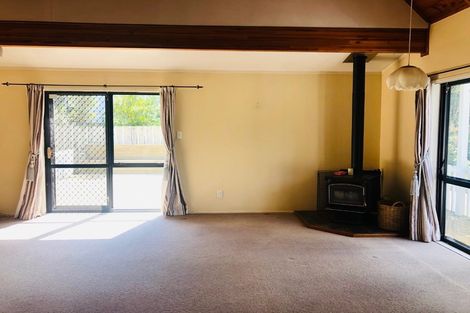 Photo of property in 1/7 Banksia Place, Goodwood Heights, Auckland, 2105