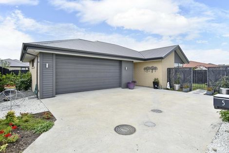 Photo of property in 5 Burke Lane, Amberley, 7410