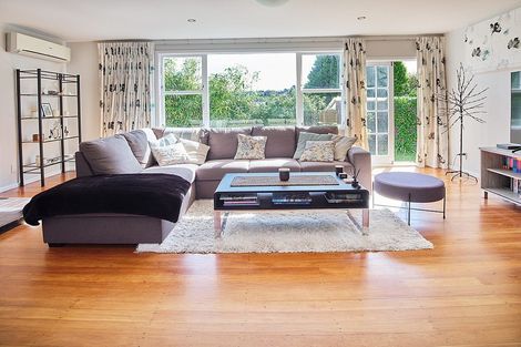 Photo of property in 17 Horokiwi Road West, Newlands, Wellington, 6037