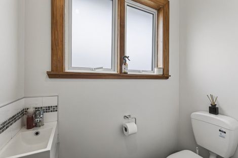 Photo of property in 412 Carrington Street, Upper Vogeltown, New Plymouth, 4310