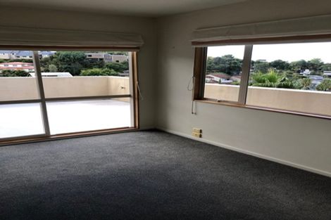 Photo of property in 4 Adelie Place, Murrays Bay, Auckland, 0630