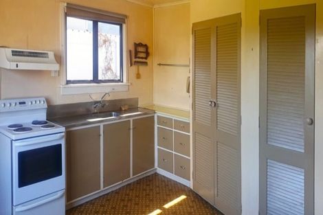 Photo of property in 21 Domett Street, Waitara, 4320