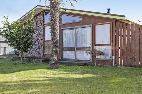 Photo of property in 18 Cortes Crescent, Flaxmere, Hastings, 4120