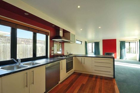 Photo of property in 114 Innes Road, St Albans, Christchurch, 8052