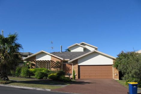 Photo of property in 9 Calypso Way, Unsworth Heights, Auckland, 0632