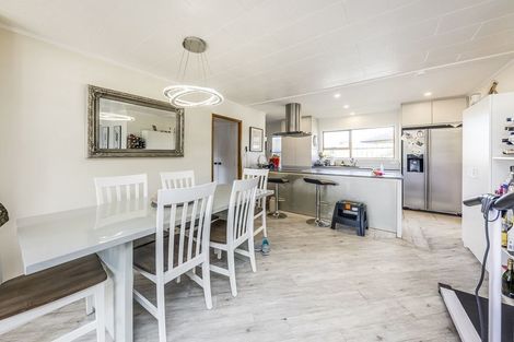 Photo of property in 2/13 Phoenix Place, Papatoetoe, Auckland, 2025