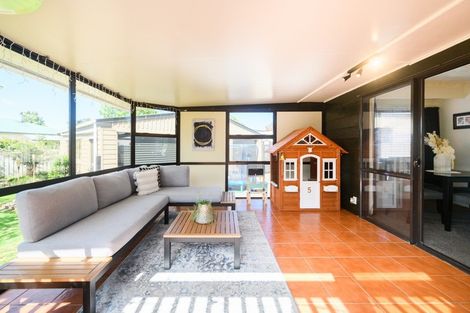 Photo of property in 3 Oak Crescent, Ashhurst, 4810