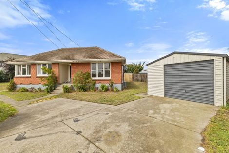 Photo of property in 12 Mattingley Street, Aranui, Christchurch, 8061