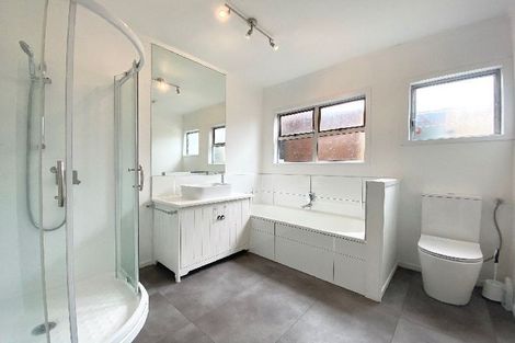 Photo of property in 1/17 Thornton Road, Milford, Auckland, 0620