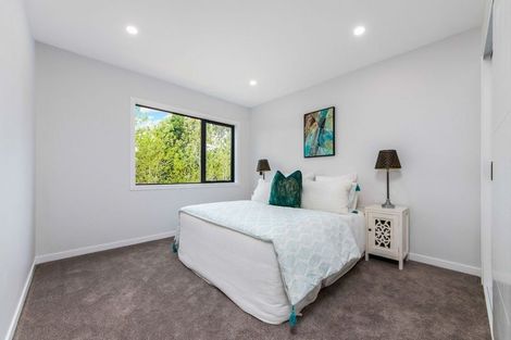Photo of property in 25 Taipahitini Road, Rosehill, 2113